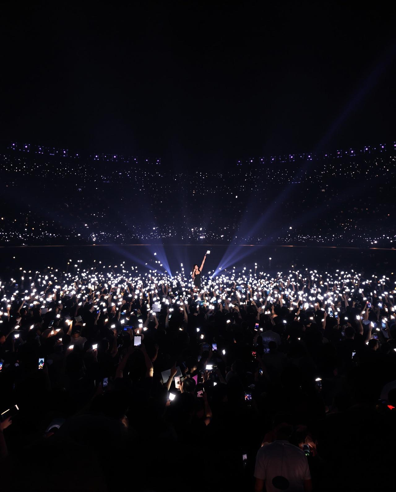 明星曾经的那一刻我真的觉得我们不再是陌生人，竟在国产电影秋霞的世界中找到共鸣